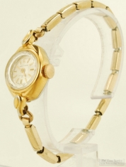 Waltham 17J ladies' wrist watch in a YBM & SS oval case