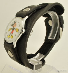Walt Disney Productions 0J Mickey Mouse model #3010 2470 wrist watch, WBM & SS round case, cuff band