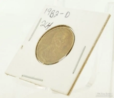 1982-D Lincoln Head Memorial $0.01 (one cent penny) "large date" US coin, circulated, "Good"