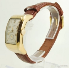 Gruen 17J Precision grade 330 Curvex wrist watch #572847, YGF Rist-Side curved case, w/ display box