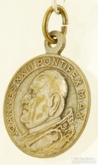 Silver with gold overlay round Joannes XXIII fob