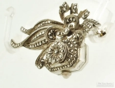 Bucherer 17J adj. 3p ladies' brooch watch, Fondacier WBM art nouveau style pin w/ marcasite accents