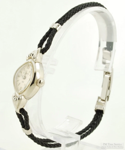 Bulova 23J grade 5AD ladies' wrist watch, case #M0 S56481, elegant WGF oval  case with a narrow bezel