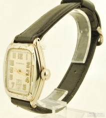 Illinois 17J grade 307 wrist watch #5500537, WGF model #195 "Viking" cushion-shaped art-deco case